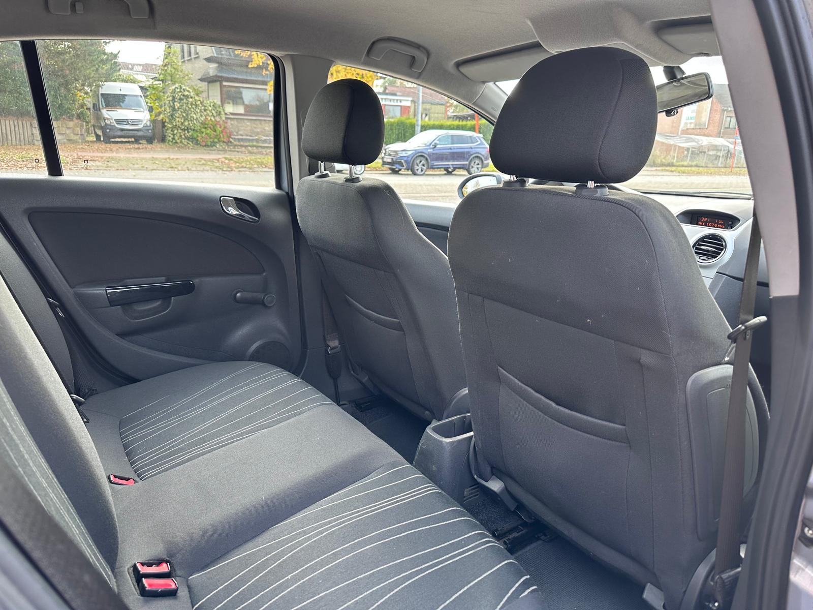 Opel Corsa Corsa 1.2i – 85.148KM – Airco – Trekhaak – Gekeurd