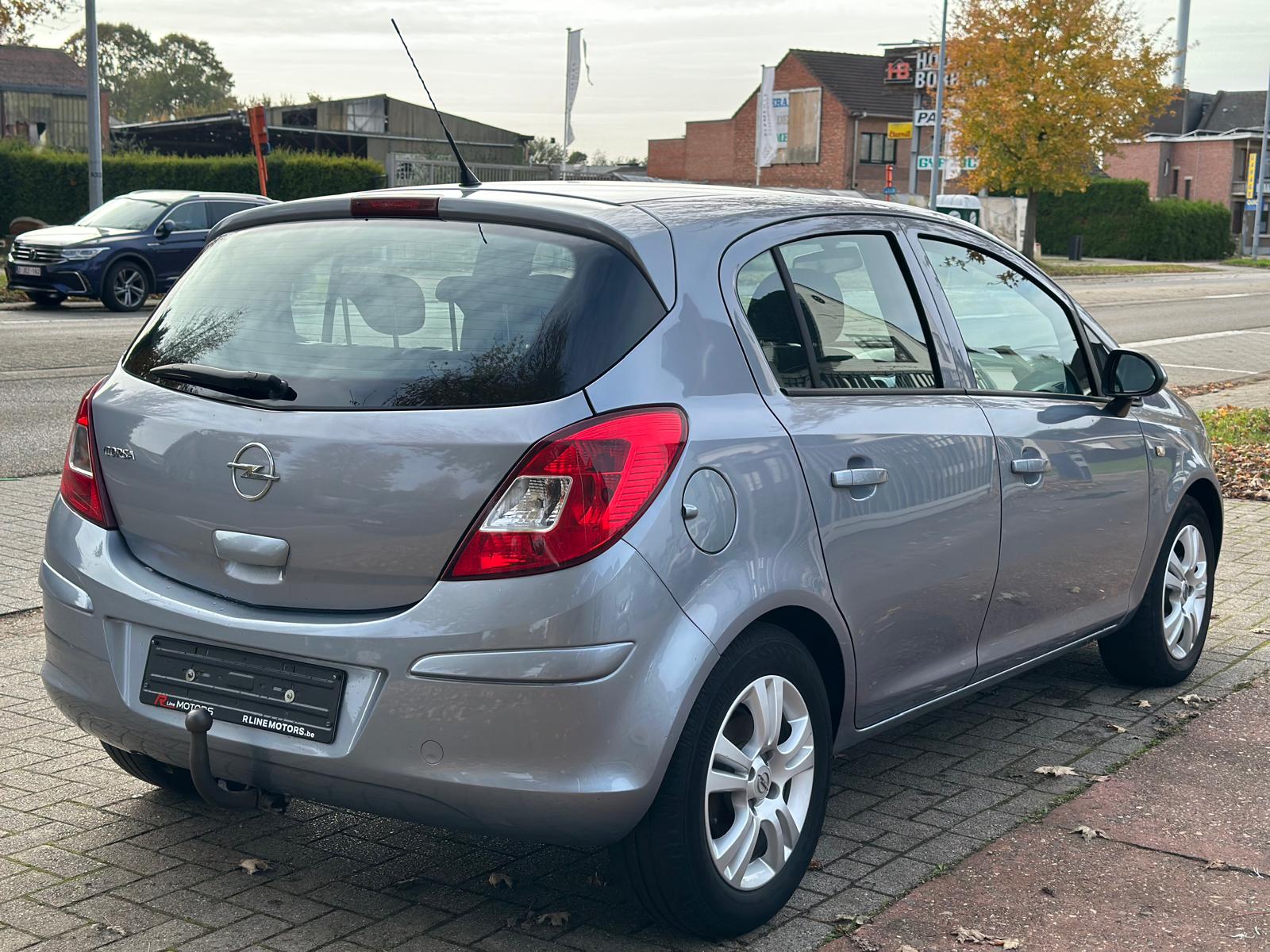 Opel Corsa Corsa 1.2i – 85.148KM – Airco – Trekhaak – Gekeurd