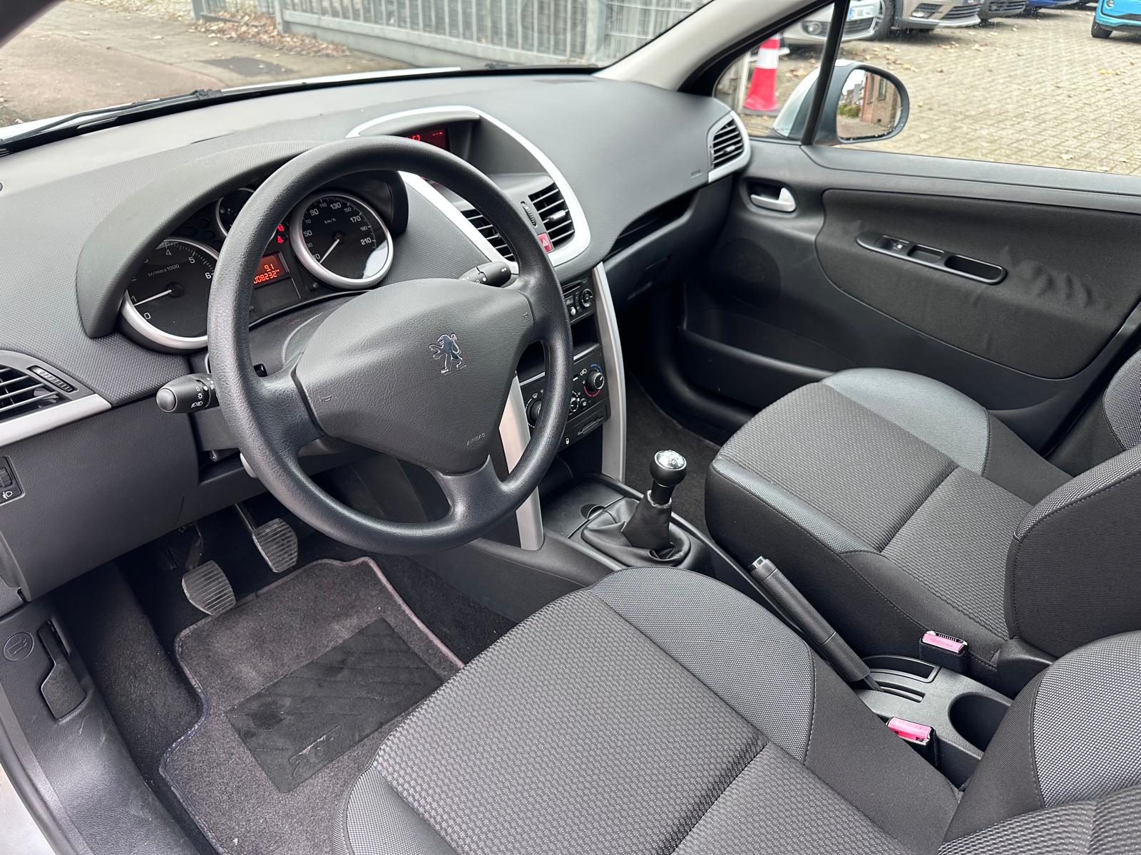 Peugeot 207 207 1.4i – 8.232KM – Airco – Eerste eigenaar