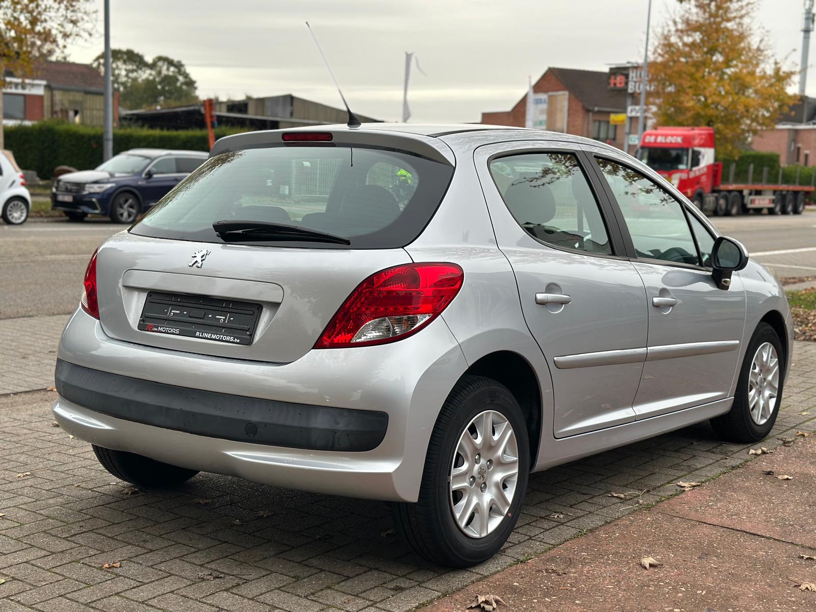 Peugeot 207 207 1.4i – 8.232KM – Airco – Eerste eigenaar