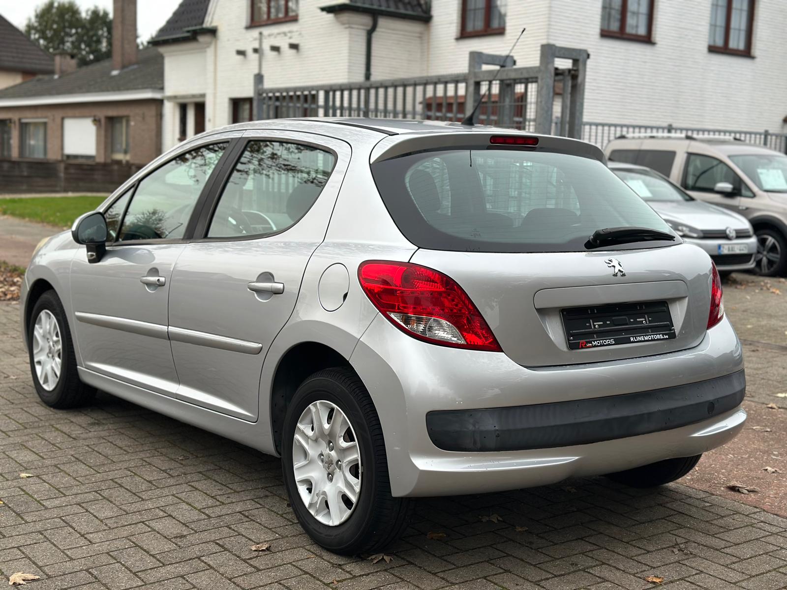 Peugeot 207 207 1.4i – 8.232KM – Airco – Eerste eigenaar